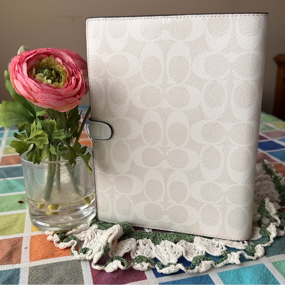 🌸 COACH NOTEBOOK IN SIGNATURE CANVAS 🌸 NWT🌸 - Picture 6 of 16
